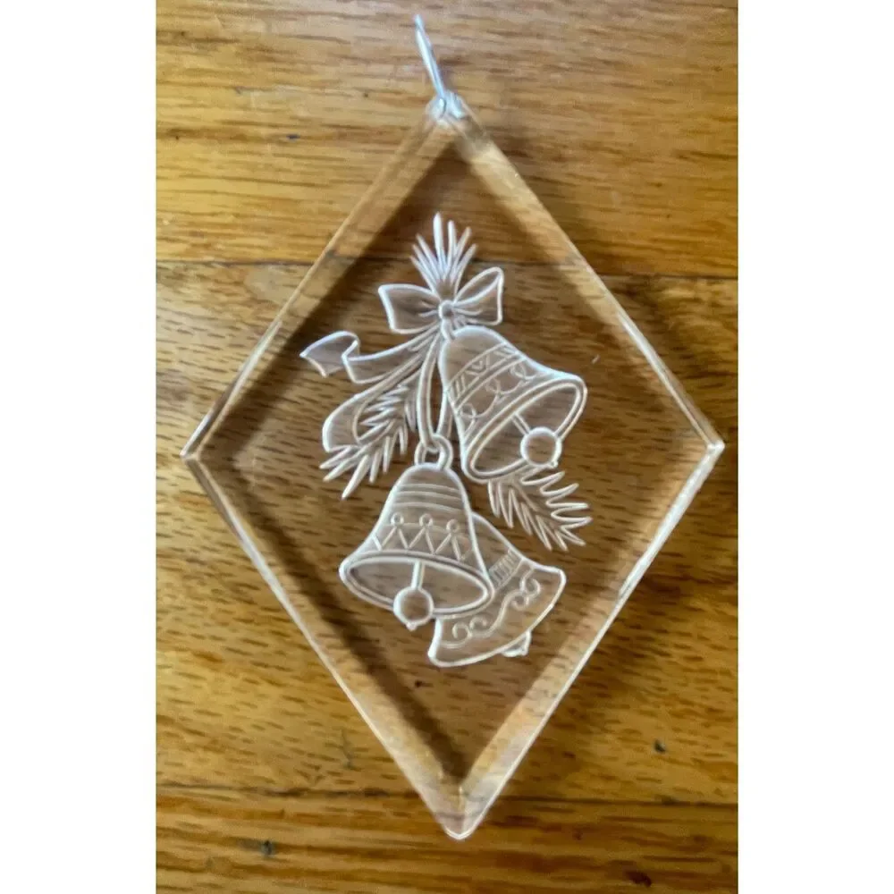 Vintage 1977 Comar Crystal Etchings Acrylic Christmas Bells Ornament w/ Box